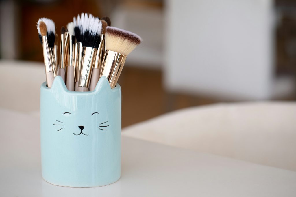 cleaning makeup brushes
