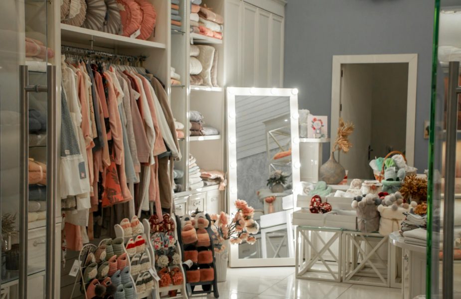 Image of shopping boutique